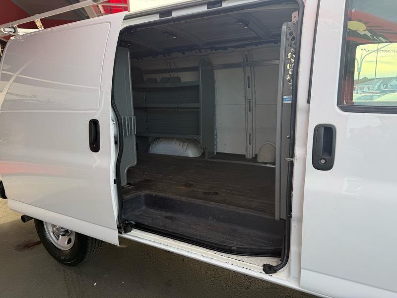 2016 Chevrolet Express Image 11
