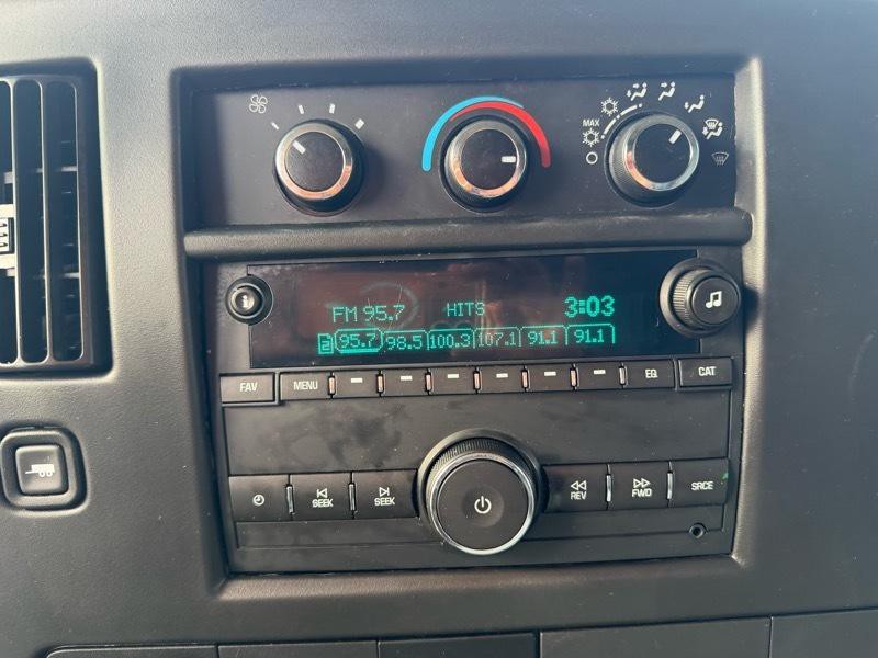 2016 Chevrolet Express Image 22