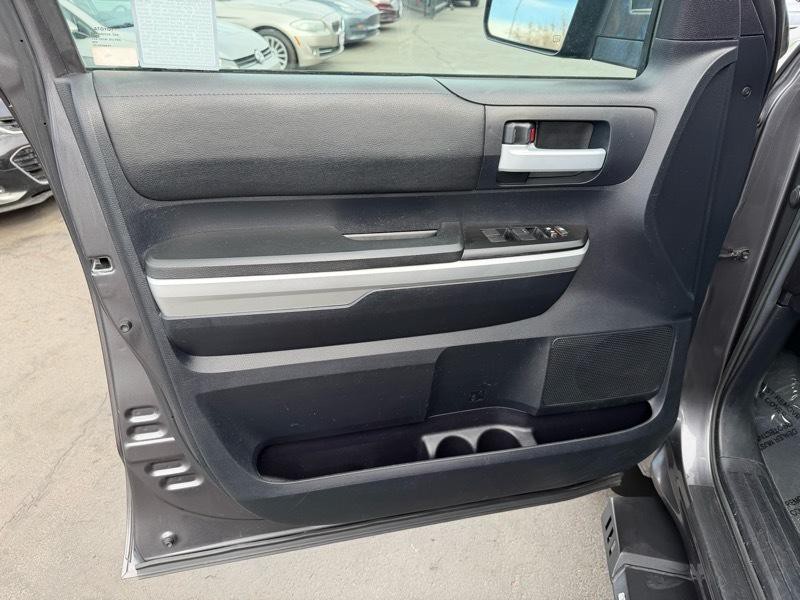 2016 Toyota Tundra Image 12