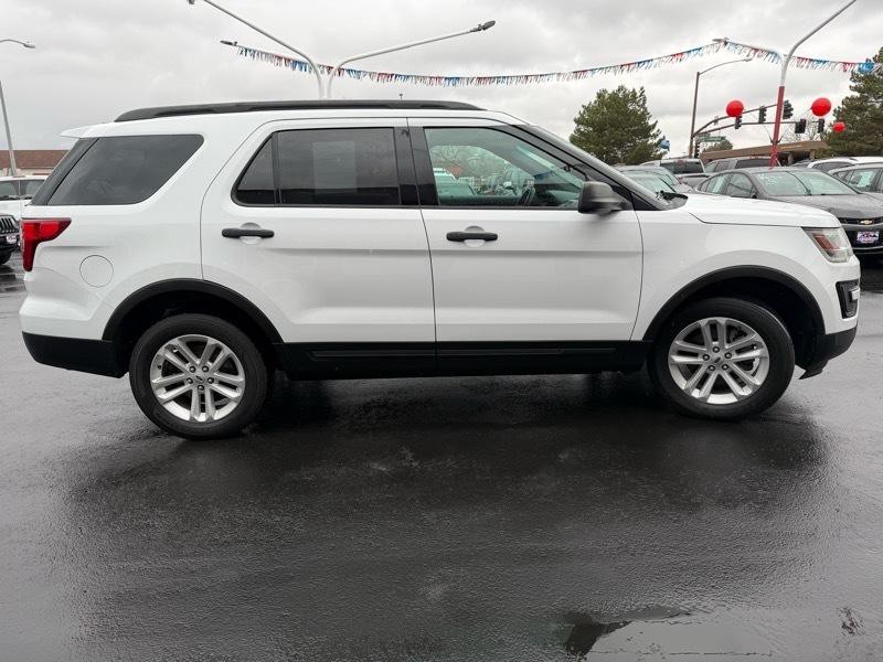 2017 Ford Explorer Image 8