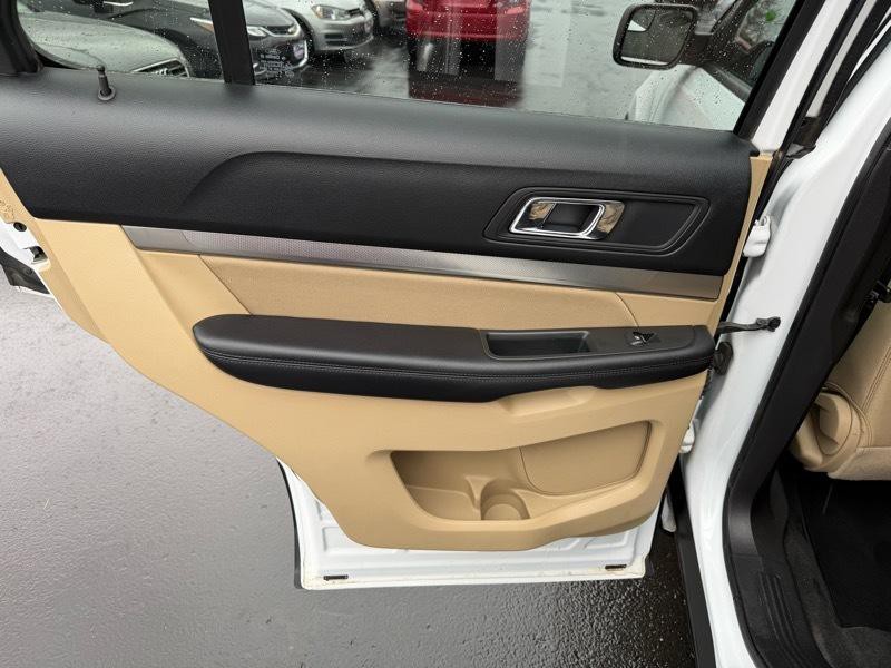 2017 Ford Explorer Image 22