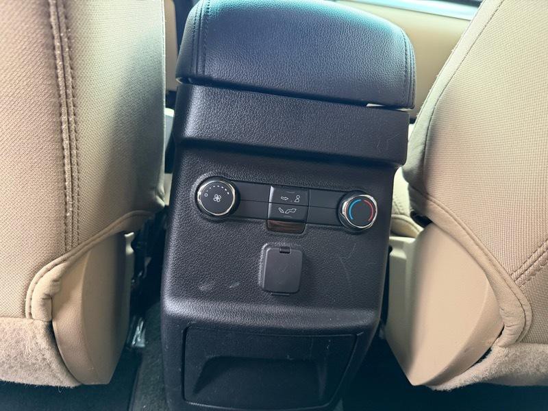 2017 Ford Explorer Image 24