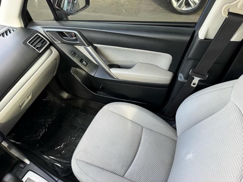 2018 Subaru Forester Image 17