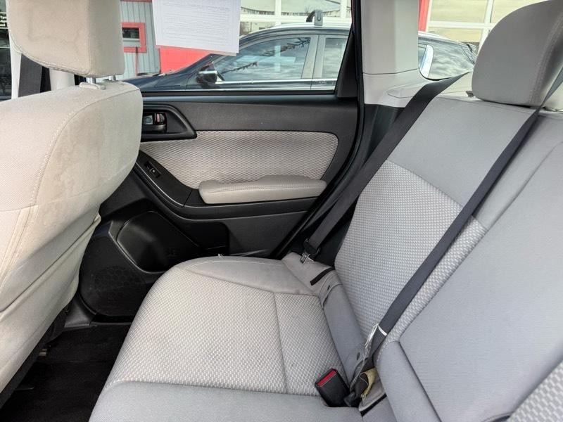 2018 Subaru Forester Image 32