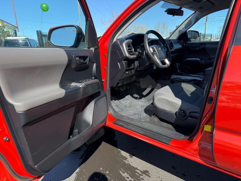 2016 Toyota Tacoma Image 10