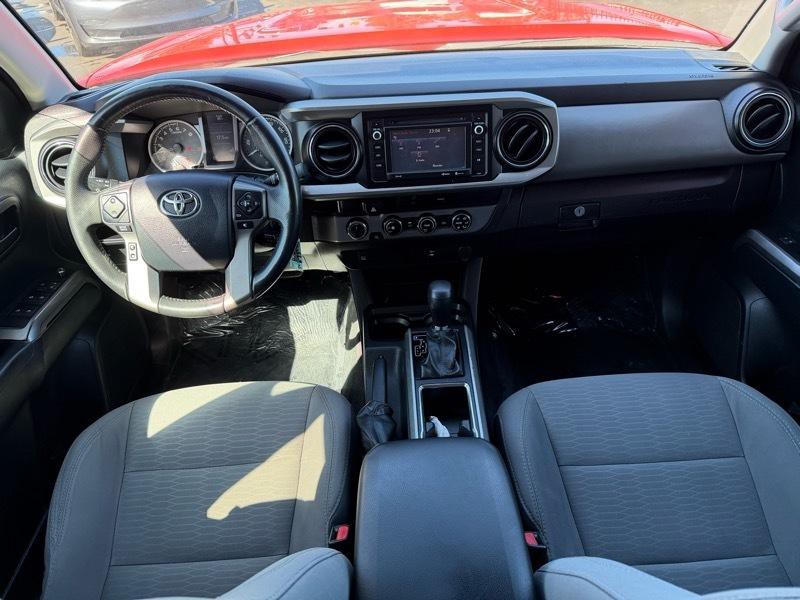 2016 Toyota Tacoma Image 13