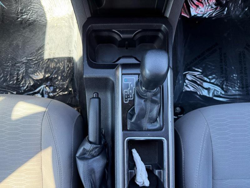 2016 Toyota Tacoma Image 15