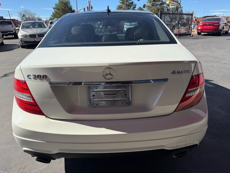 2012 Mercedes-Benz C-Class Image 3