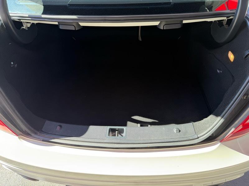 2012 Mercedes-Benz C-Class Image 4