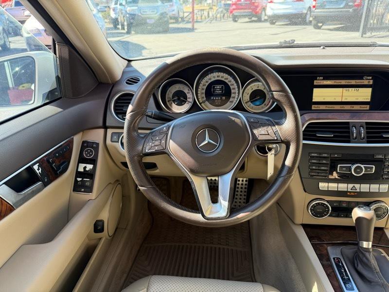 2012 Mercedes-Benz C-Class Image 17