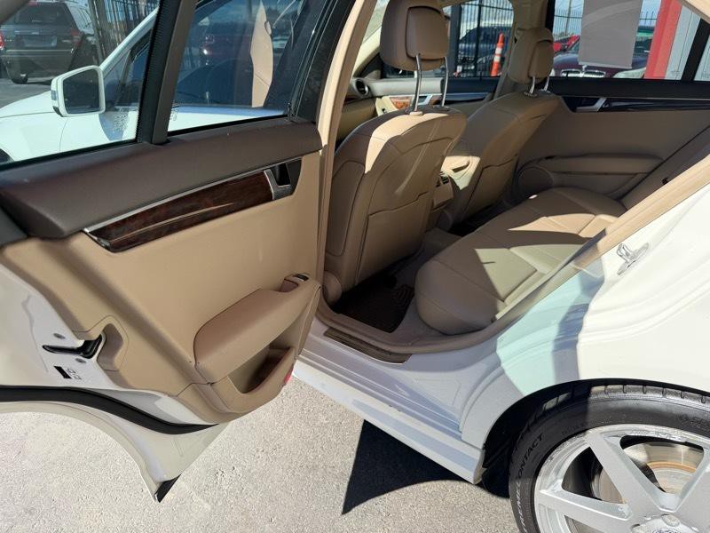 2012 Mercedes-Benz C-Class Image 19