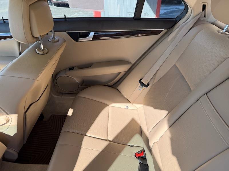 2012 Mercedes-Benz C-Class Image 22