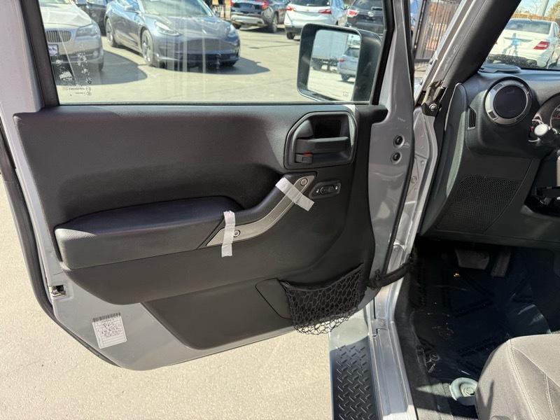 2015 Jeep Wrangler Image 14