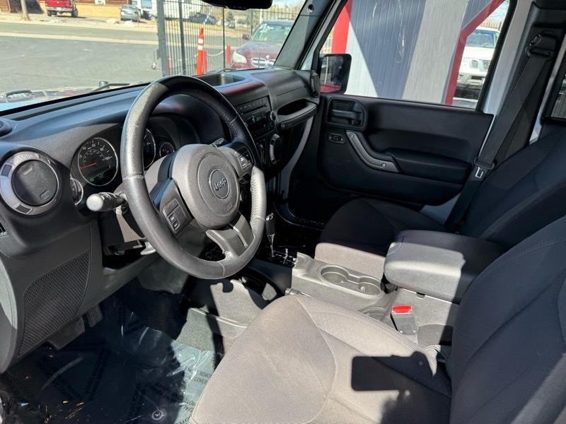 2015 Jeep Wrangler Image 16