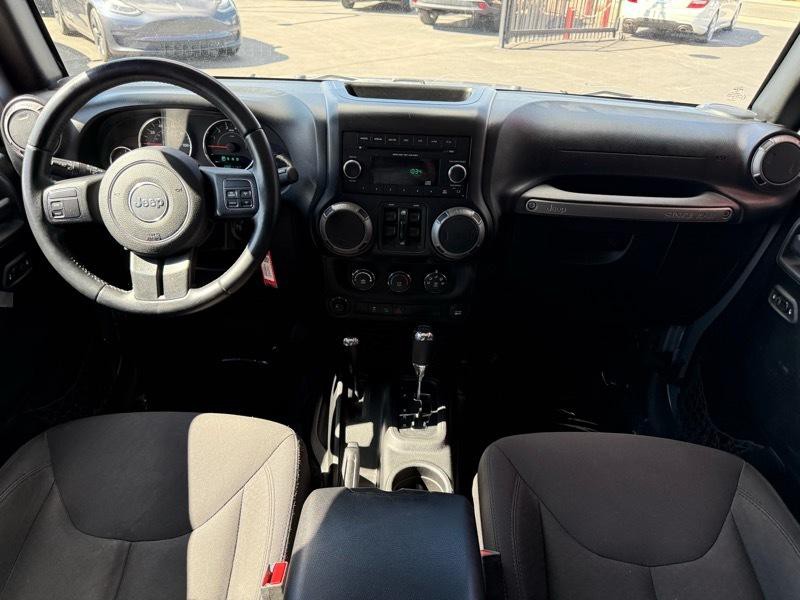 2015 Jeep Wrangler Image 17