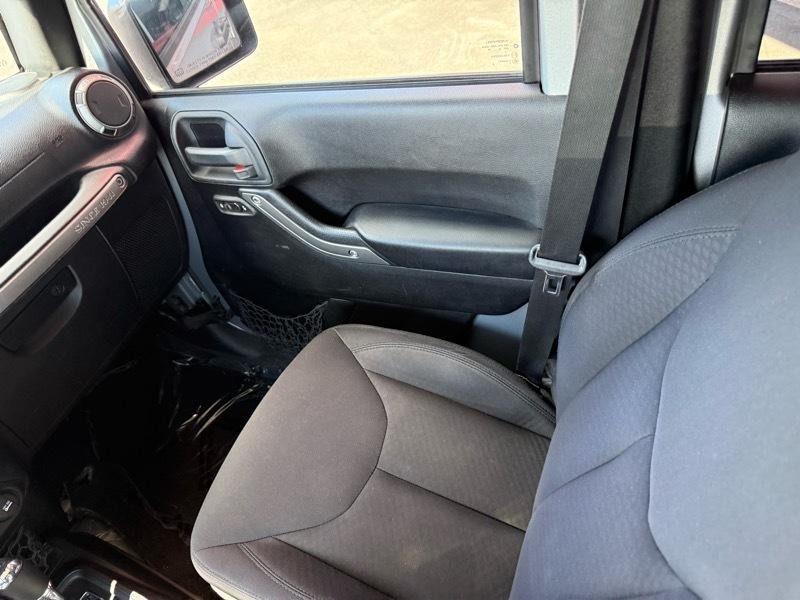 2015 Jeep Wrangler Image 18