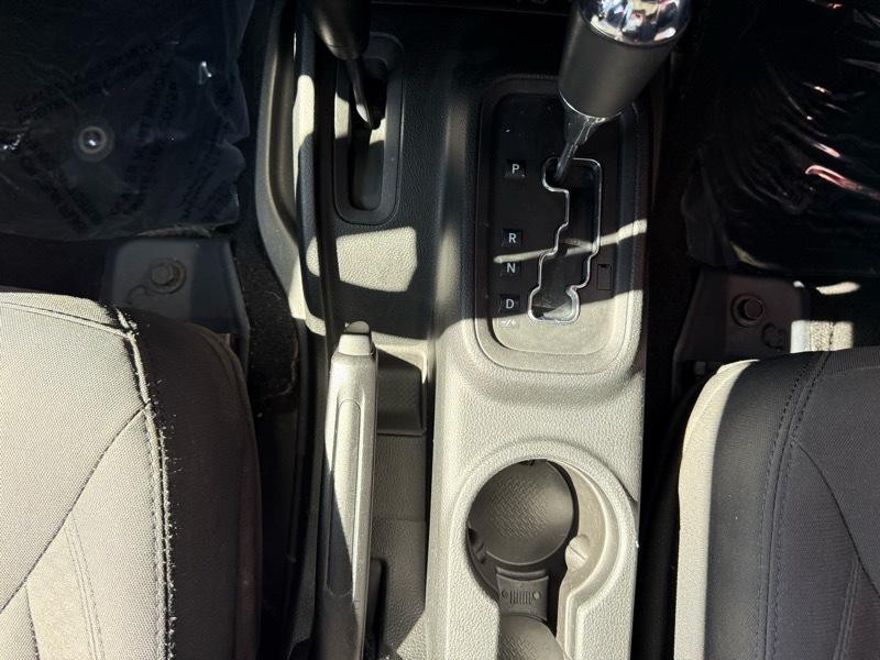2015 Jeep Wrangler Image 21
