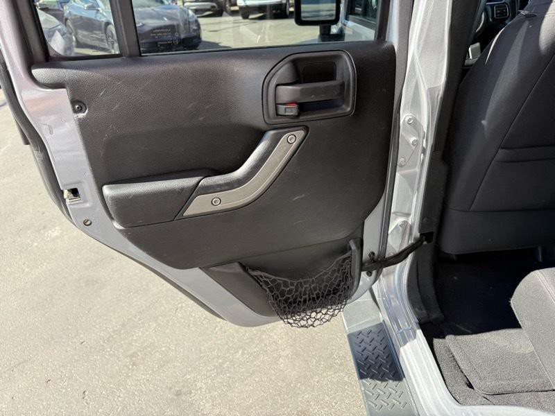 2015 Jeep Wrangler Image 28