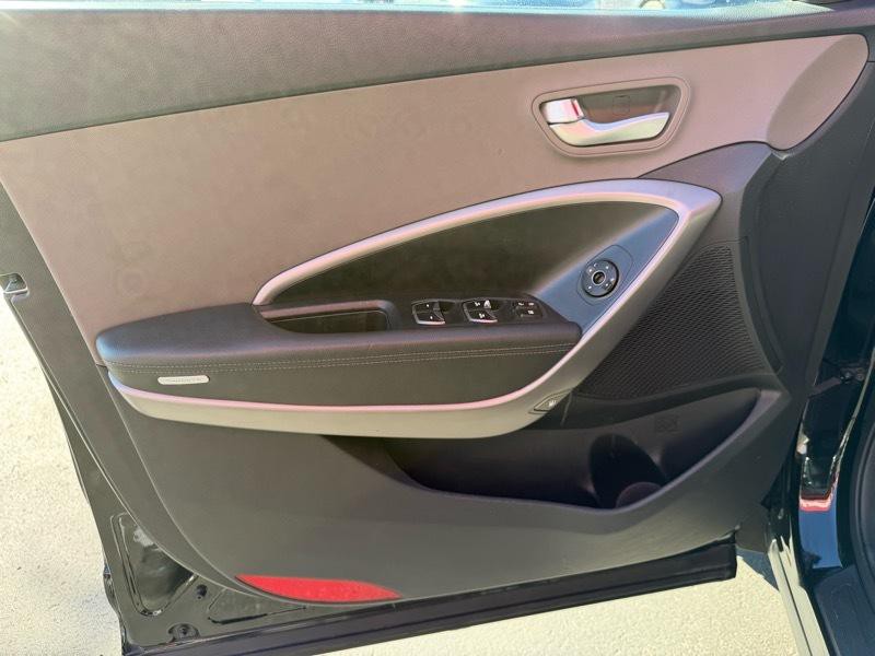 2015 Hyundai Santa Fe Image 13
