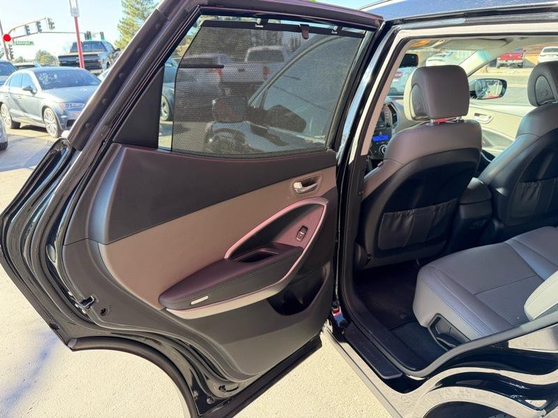 2015 Hyundai Santa Fe Image 23