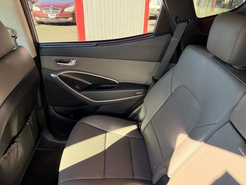 2015 Hyundai Santa Fe Image 25