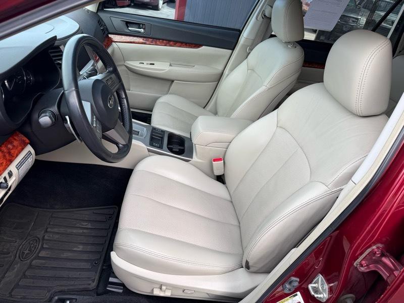2011 Subaru Outback Image 15