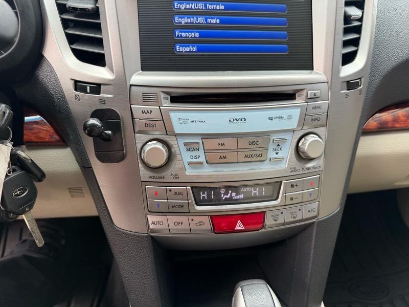 2011 Subaru Outback Image 18