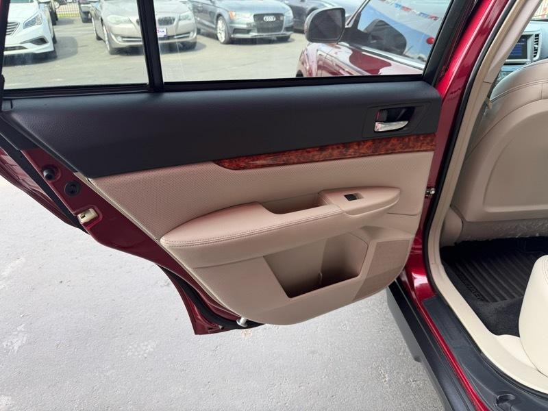2011 Subaru Outback Image 23