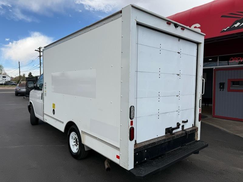 2019 GMC Savana Image 3
