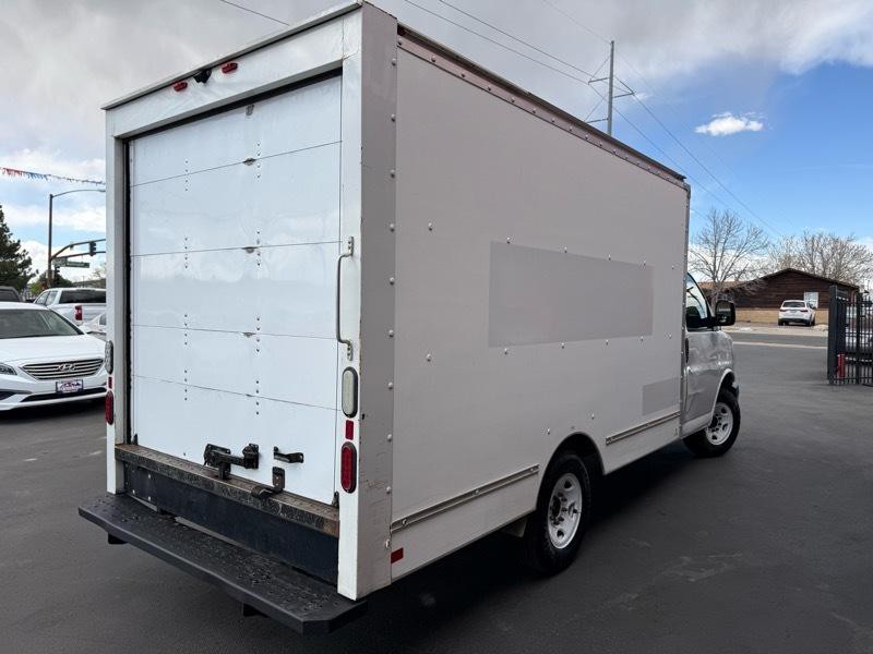 2019 GMC Savana Image 6