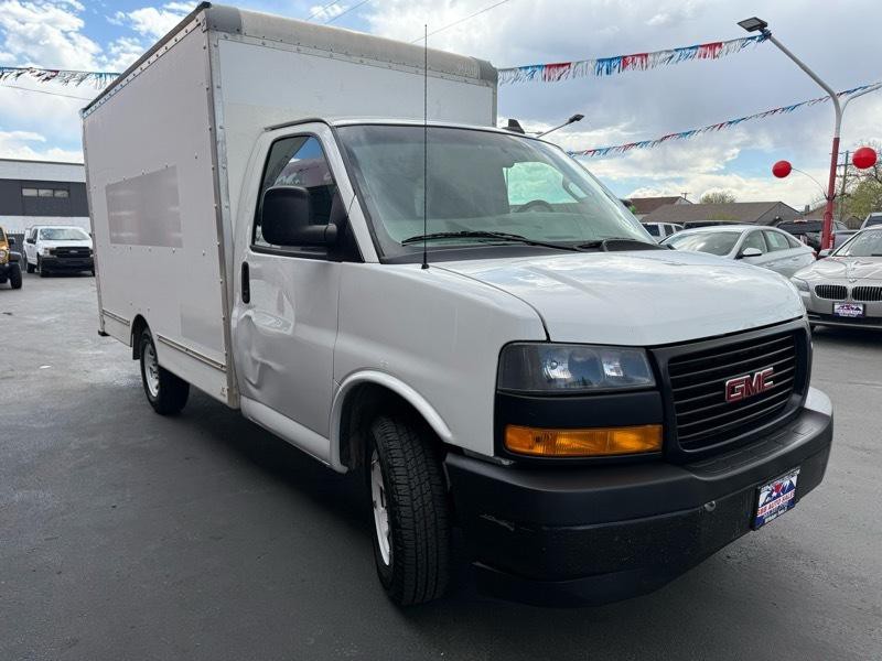 2019 GMC Savana Image 8