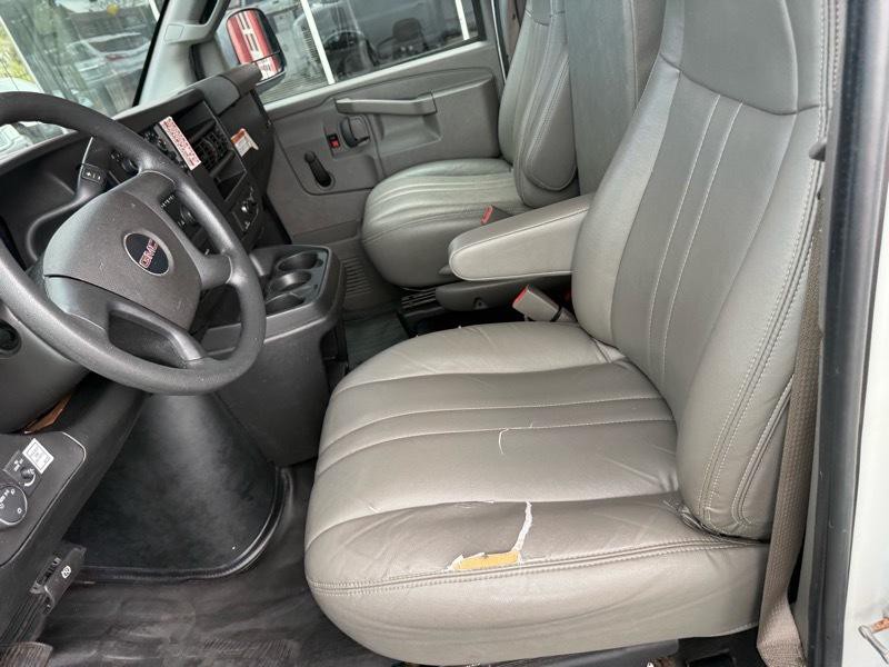 2019 GMC Savana Image 11