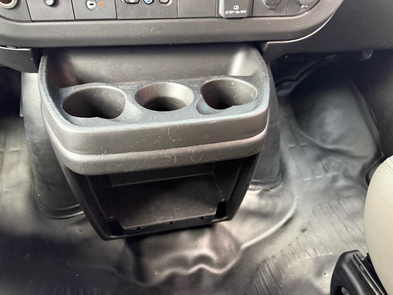 2019 GMC Savana Image 16