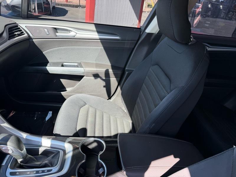 2014 Ford Fusion Image 12