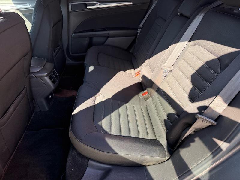 2014 Ford Fusion Image 23