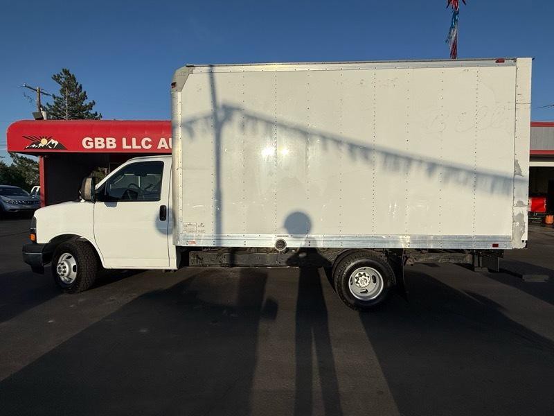 2017 Chevrolet Express Image 2