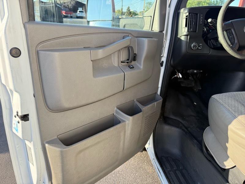 2017 Chevrolet Express Image 16