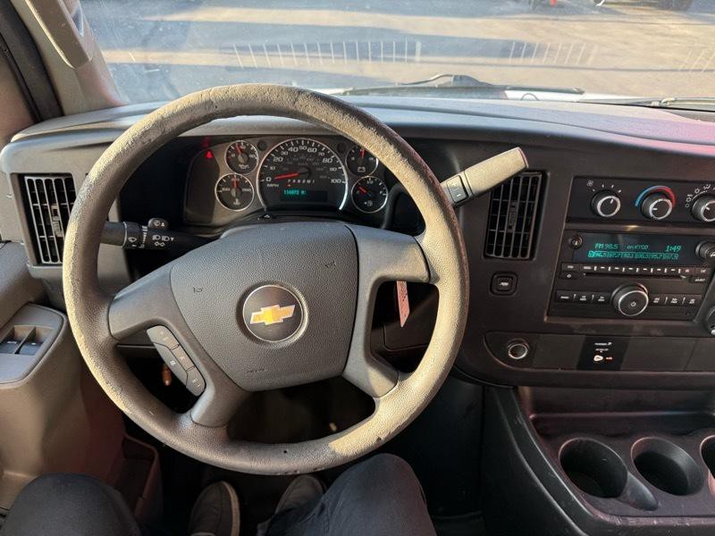 2017 Chevrolet Express Image 25