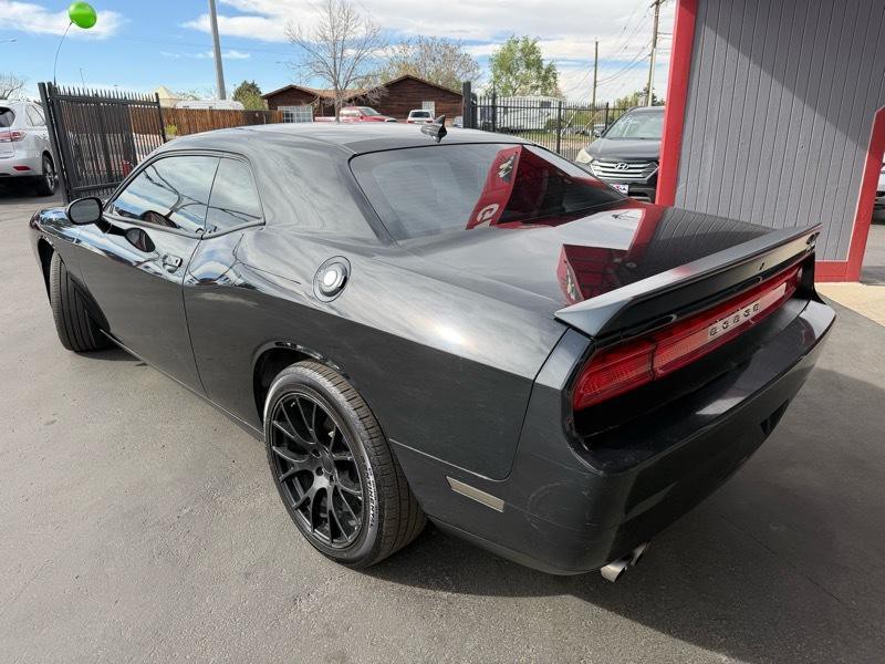 2013 Dodge Challenger Image 3