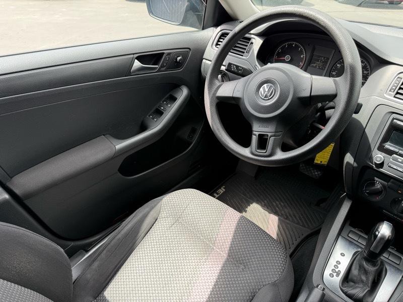 2012 Volkswagen Jetta Image 22