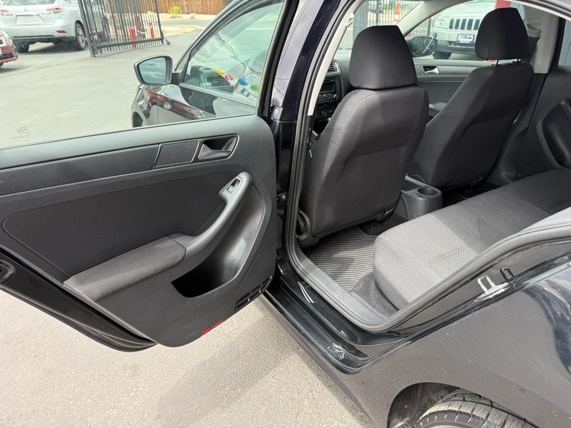 2012 Volkswagen Jetta Image 26