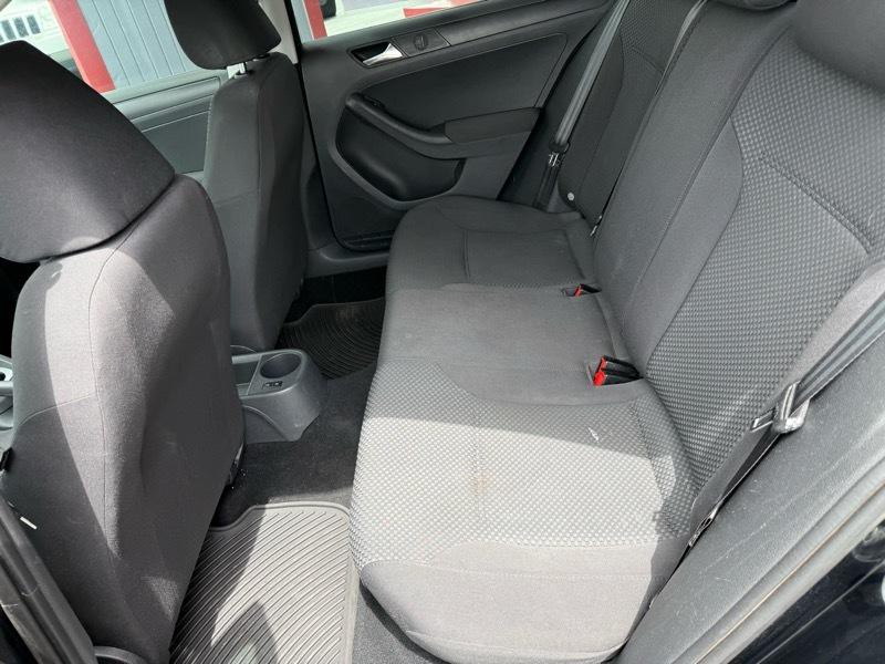 2012 Volkswagen Jetta Image 28