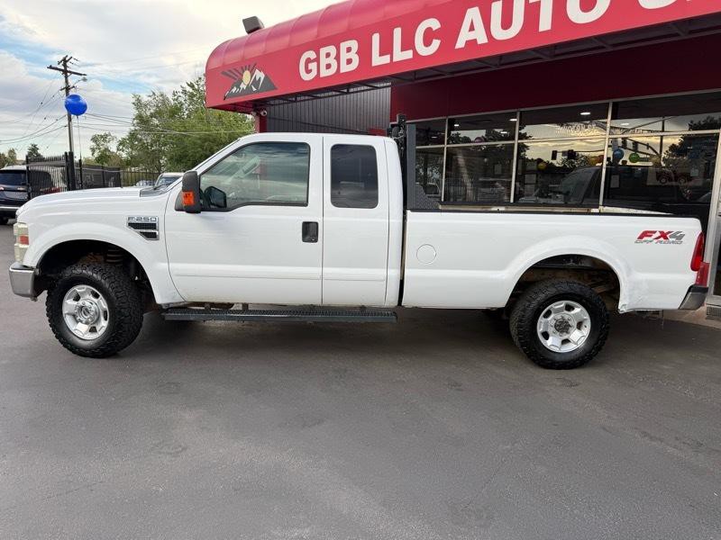2010 Ford F-250 Image 2