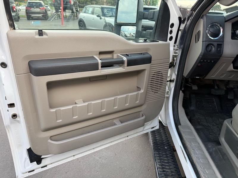 2010 Ford F-250 Image 12