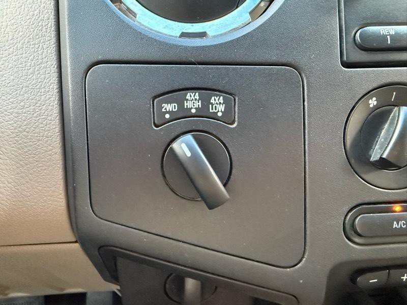 2010 Ford F-250 Image 17