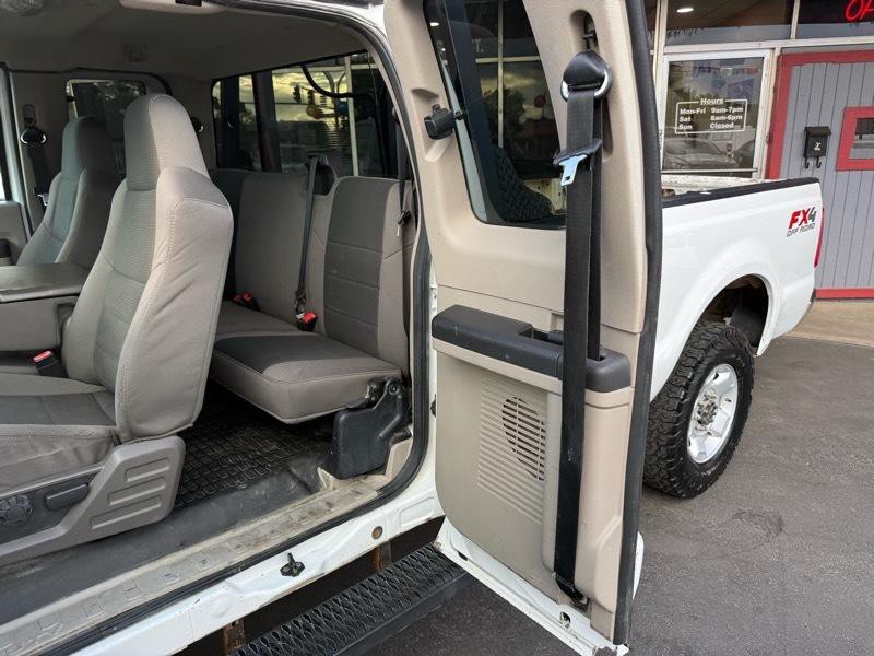 2010 Ford F-250 Image 25