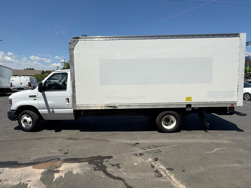2019 Ford Econoline Image 2