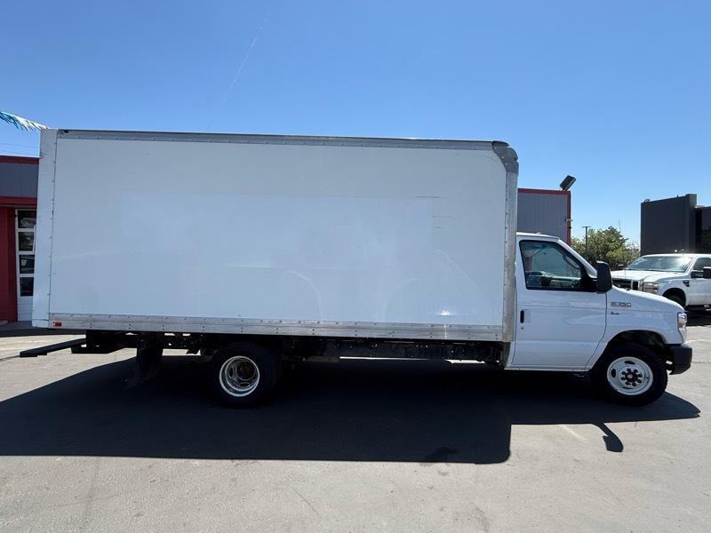 2019 Ford Econoline Image 8