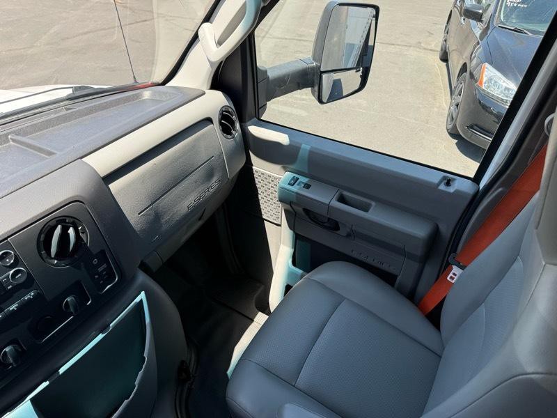 2019 Ford Econoline Image 23