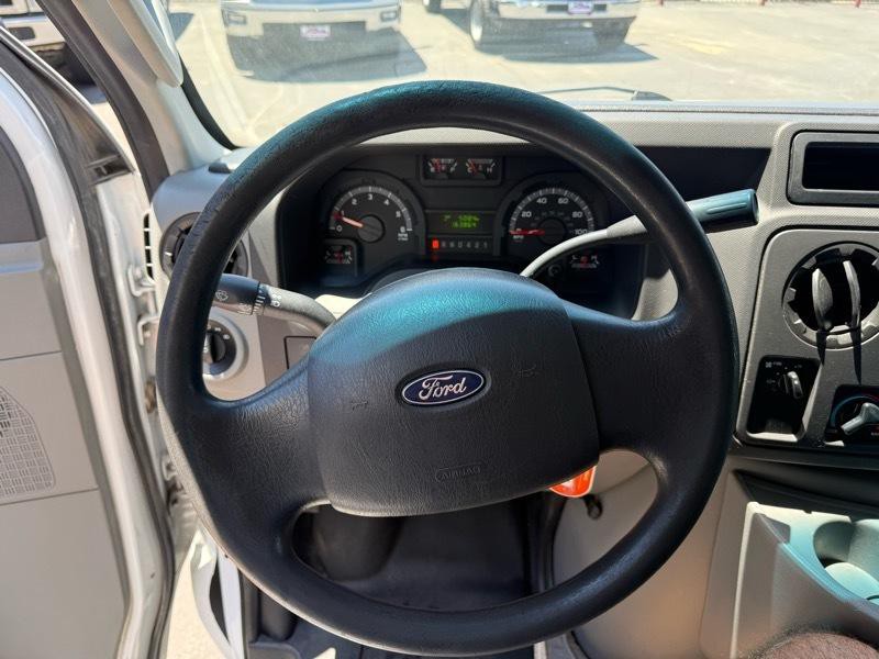 2019 Ford Econoline Image 24